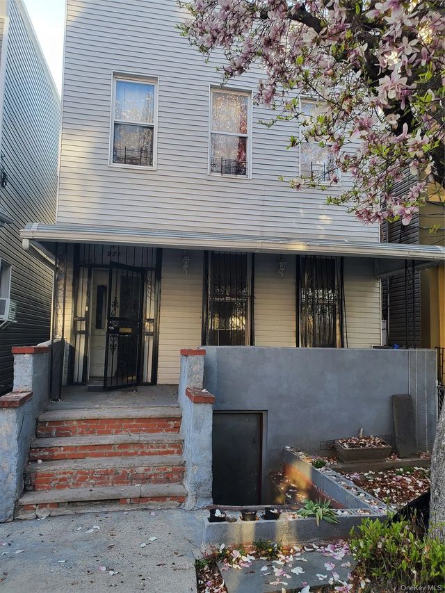 Photo of Listing #985016