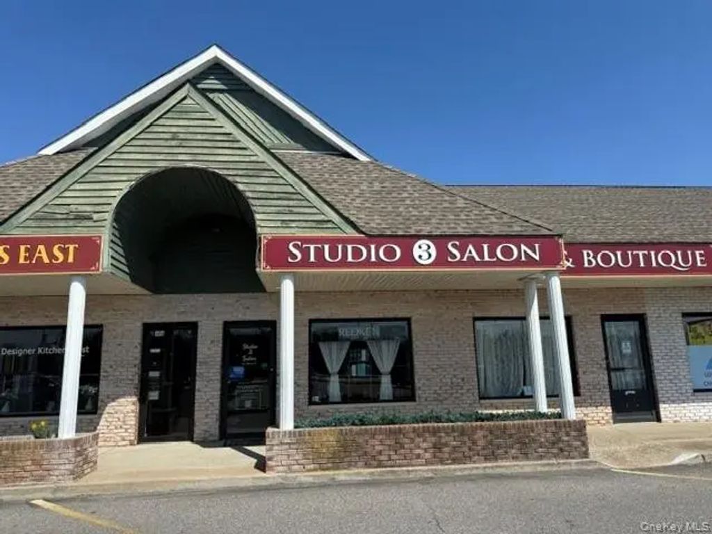 55 County Rd 48 Road # 7, Mattituck
