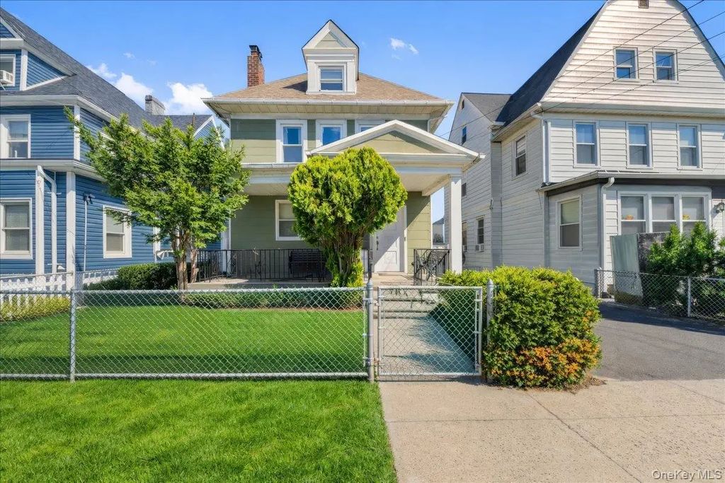 104 Waring Place, Yonkers