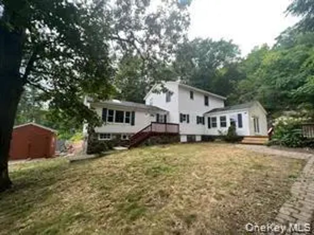 62 Deer Trail S, Greenwood Lake