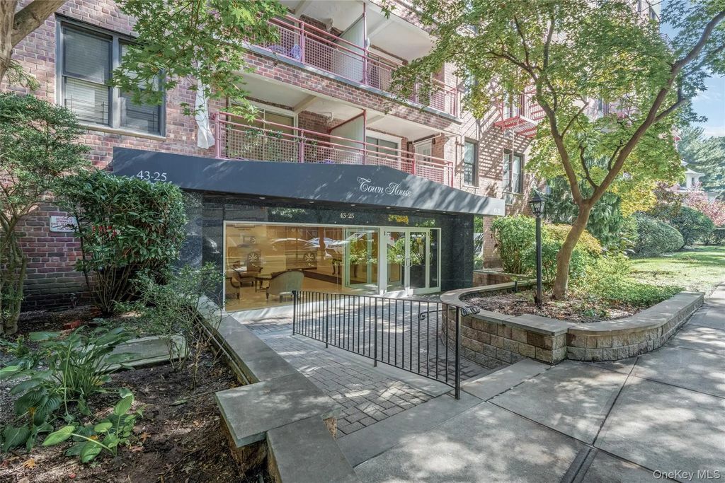 43-25 Douglaston Parkway # 1h, Little Neck