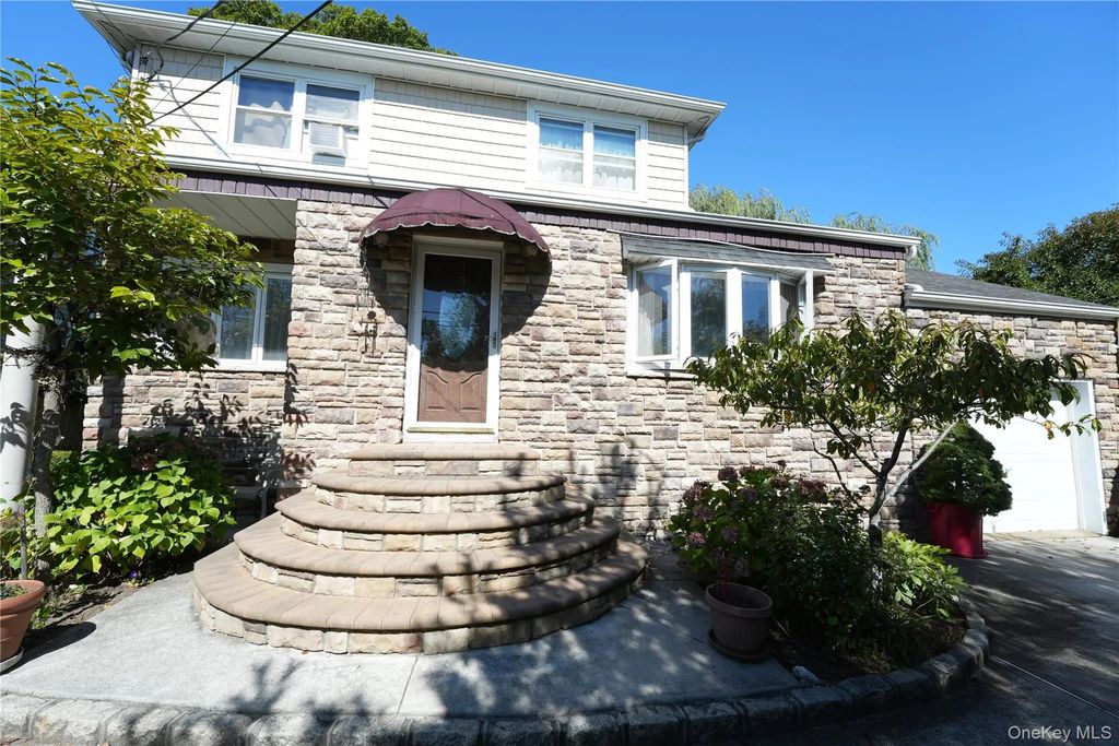 368 Merrifield Avenue, Oceanside