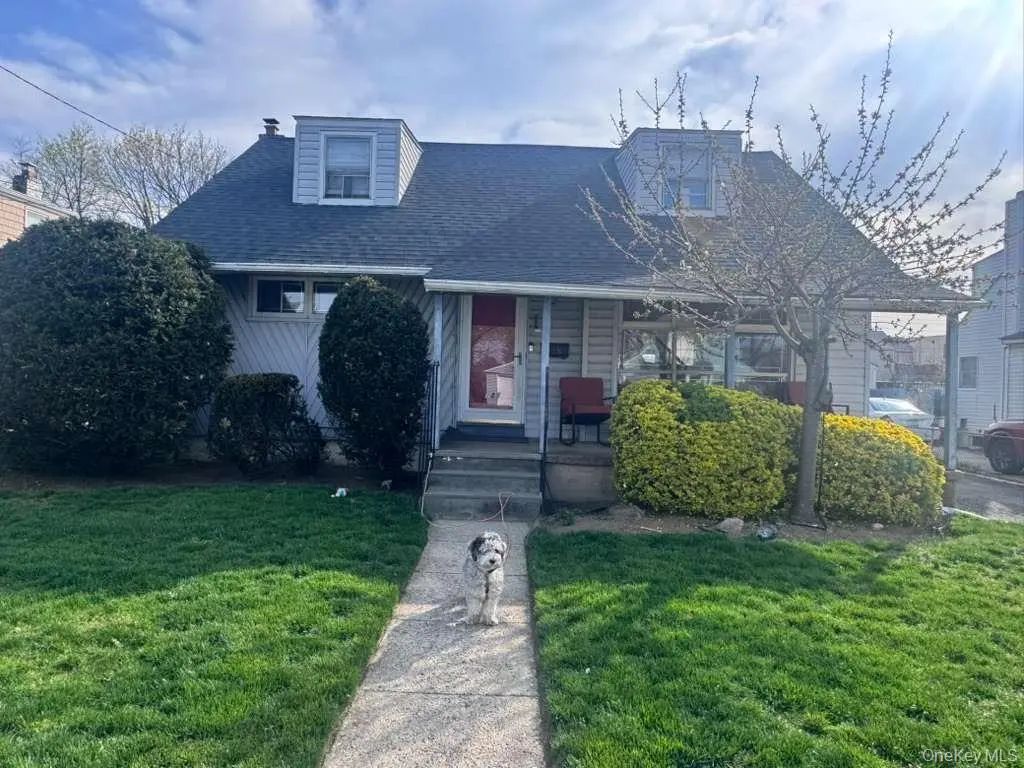 289 Caryl Drive, Lawrence