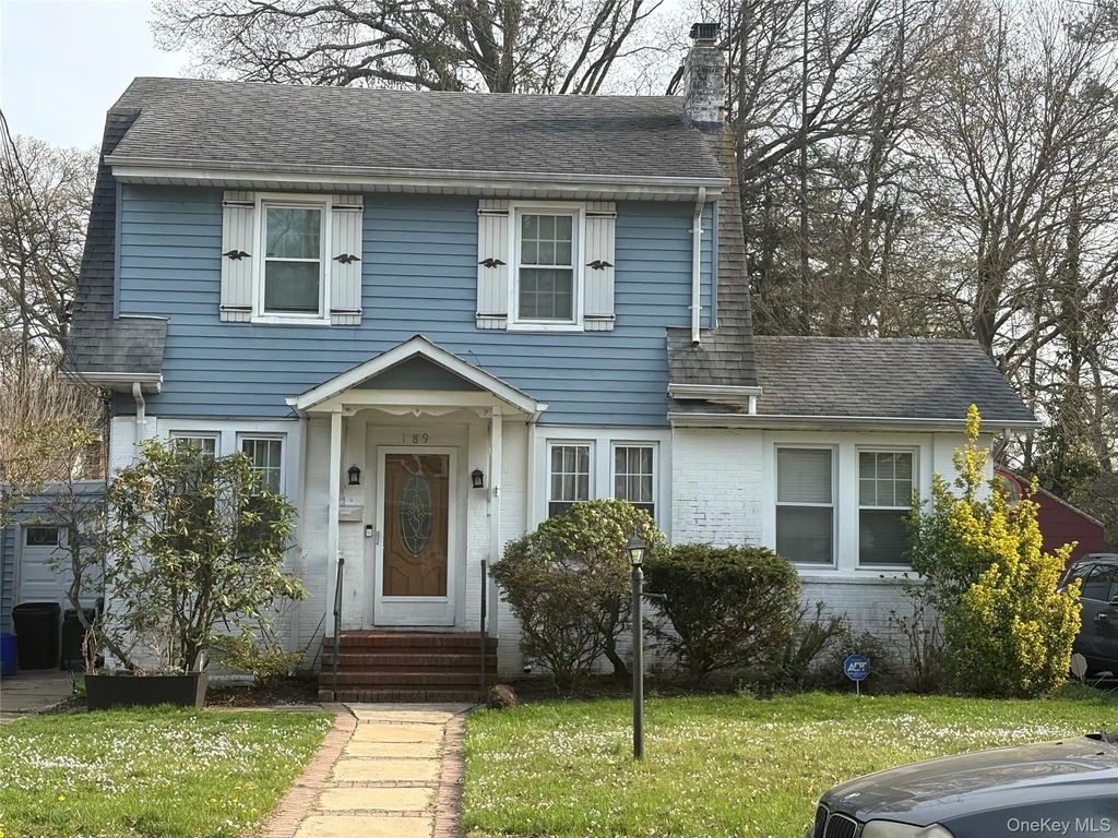 189 N Evans Avenue, Freeport