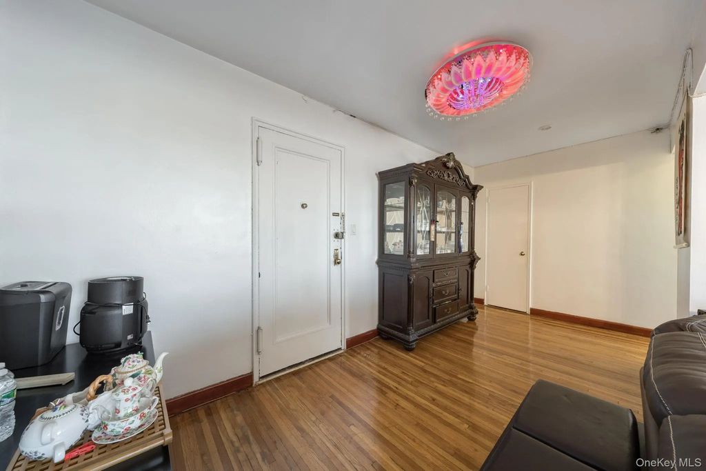 143-50 Hoover Avenue # 306, Briarwood