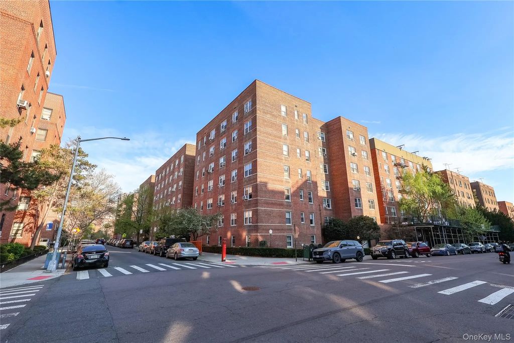 67-40 Booth Street # 4o, Forest Hills