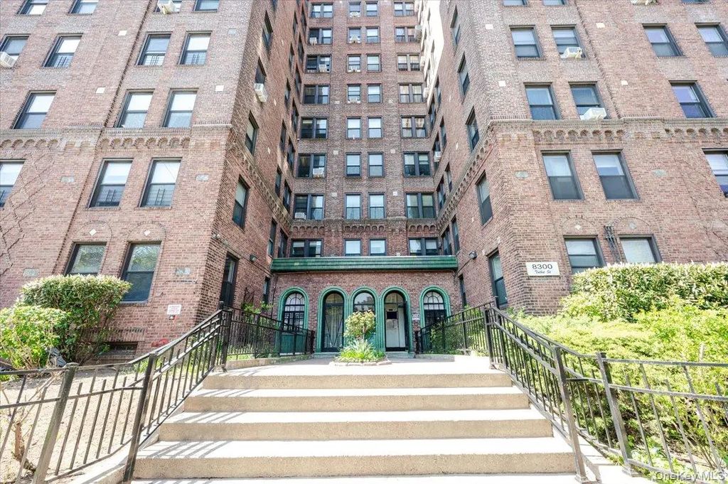 8300 Talbot Street # 2b, Kew Gardens