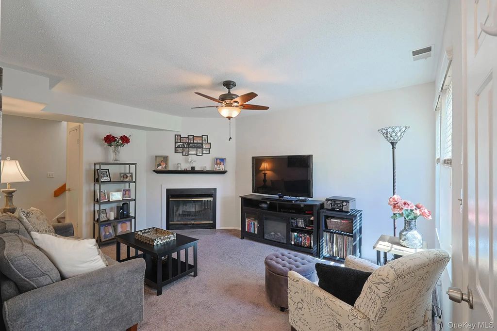 2820 Whispering Hills, Chester