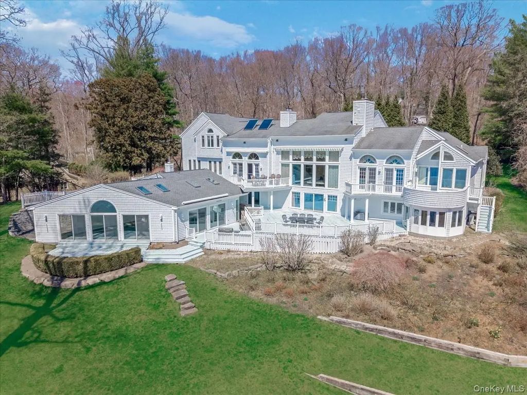 19 Mallard Drive, Lloyd Harbor