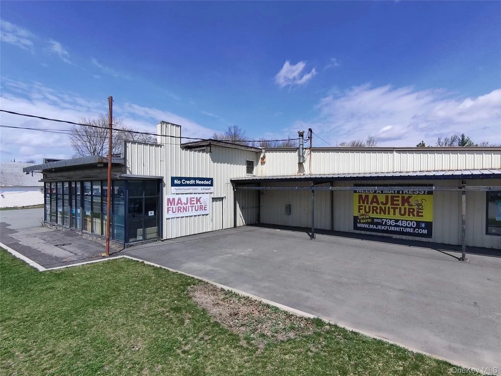 314 E Broadway, Monticello