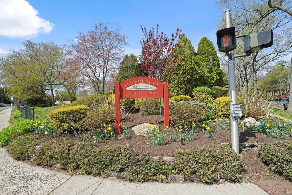1209 California Road # 2r, Eastchester