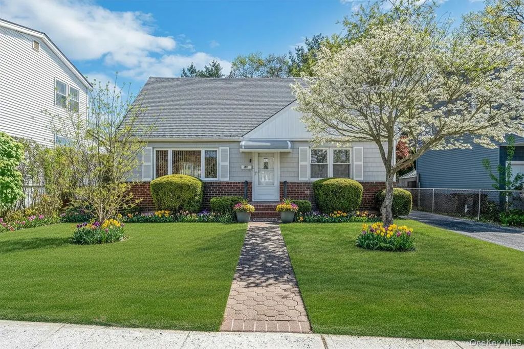 28 Miller Street # 2, Glen Cove