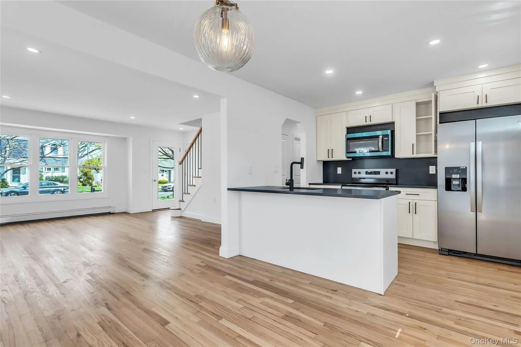 1047 Windermere Road, Franklin Square