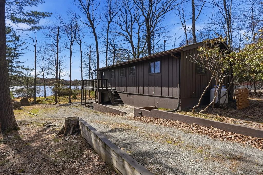 119 Lake Shore Drive W, Rock Hill