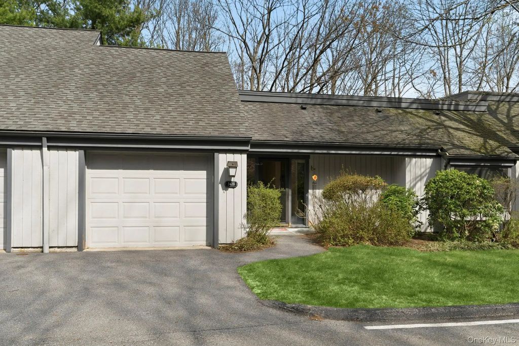 342 Heritage Hills # B, Somers