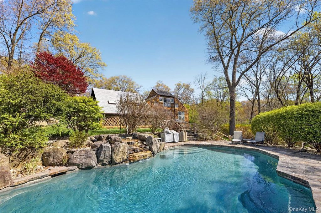 213 Vail Lane, North Salem