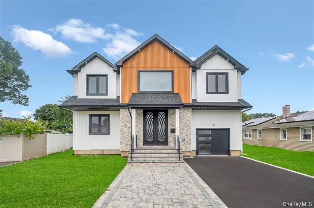 2571 Alder Avenue, East Meadow