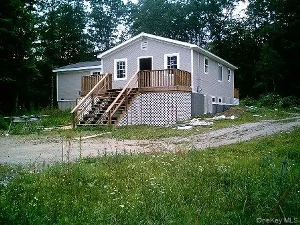 618 Bean River Road, Millerton