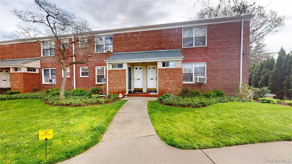 33 Edwards # 1 B, Roslyn Heights