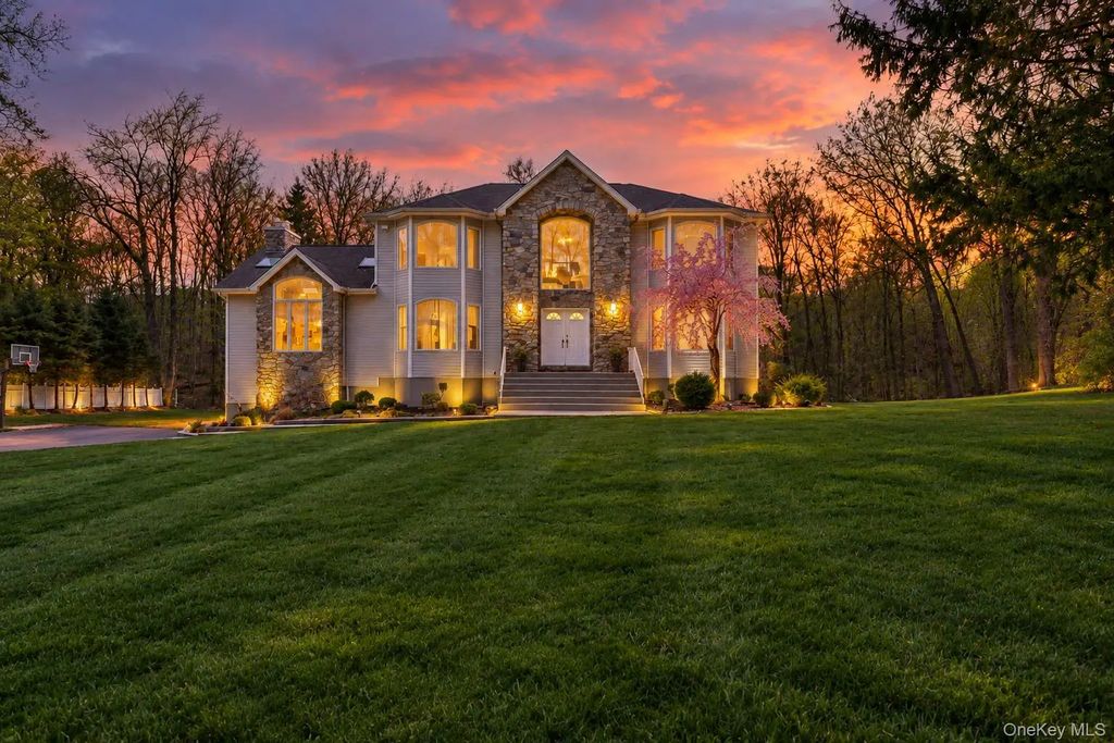 774 Haverstraw Road, Suffern