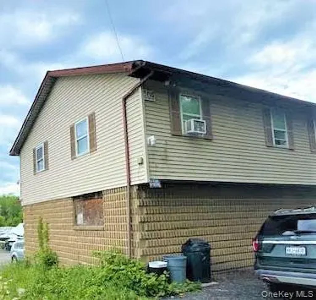 109 Caesar Lane # East, New Windsor