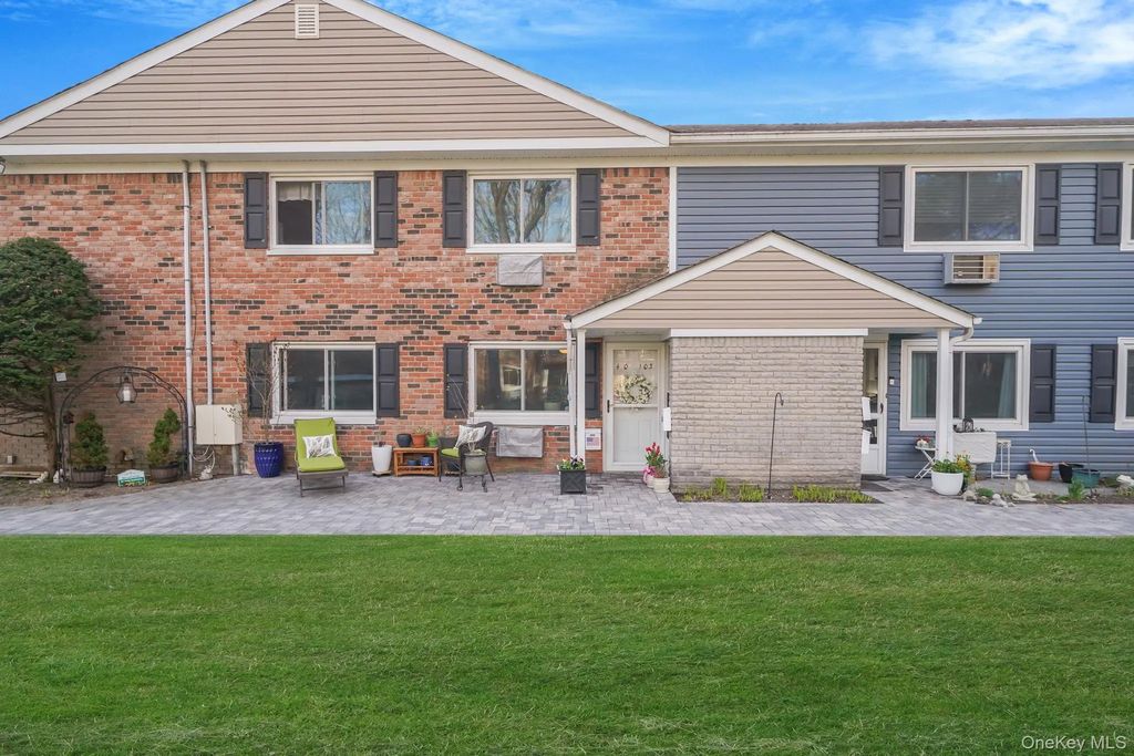 40 W 4th St # 103, Patchogue