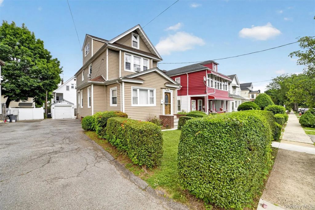 153 Hillside Avenue, Mount Vernon