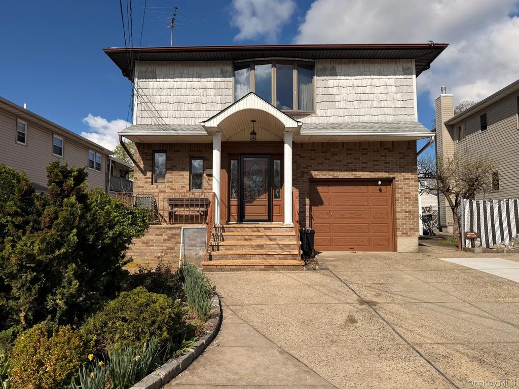 208 Doris Avenue, Franklin Square