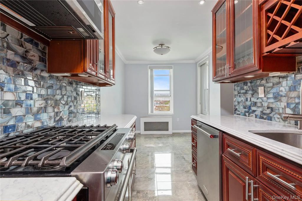 60th Street 34th Avenue # 6d, Woodside