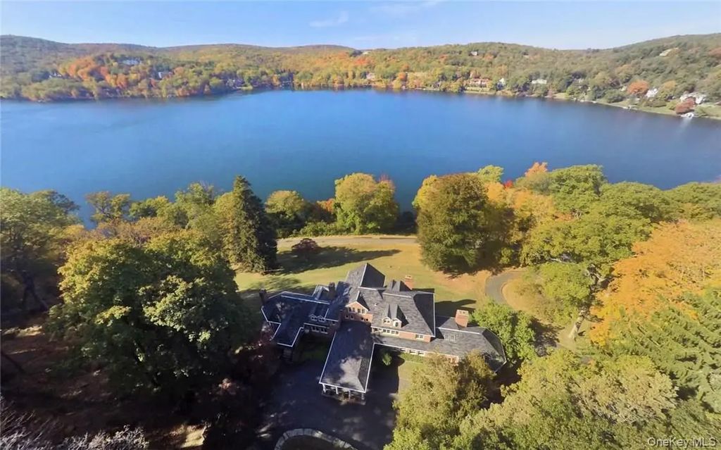 262 Tuxedo Road, Tuxedo Park