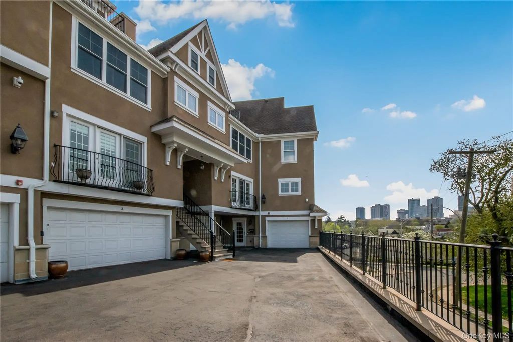 80 Old Boston Post Road # 2, New Rochelle