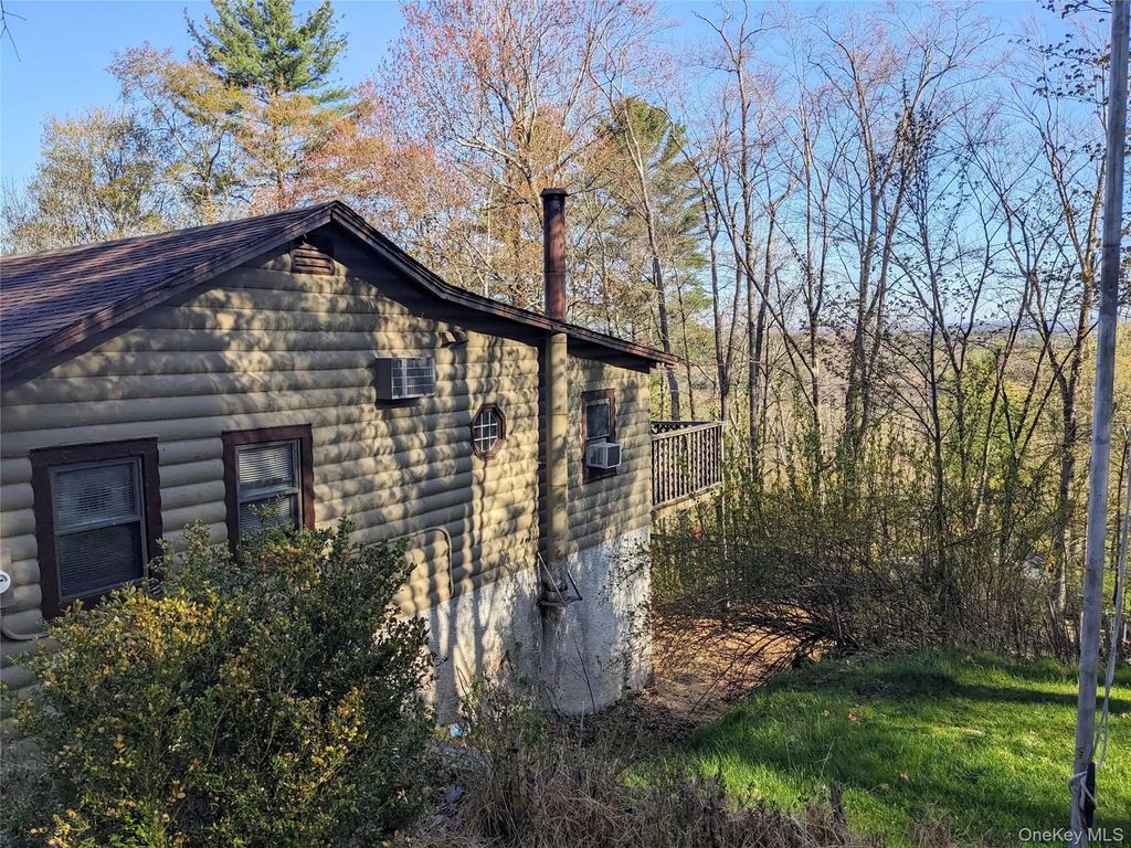 33 E Tusten Place, Smallwood