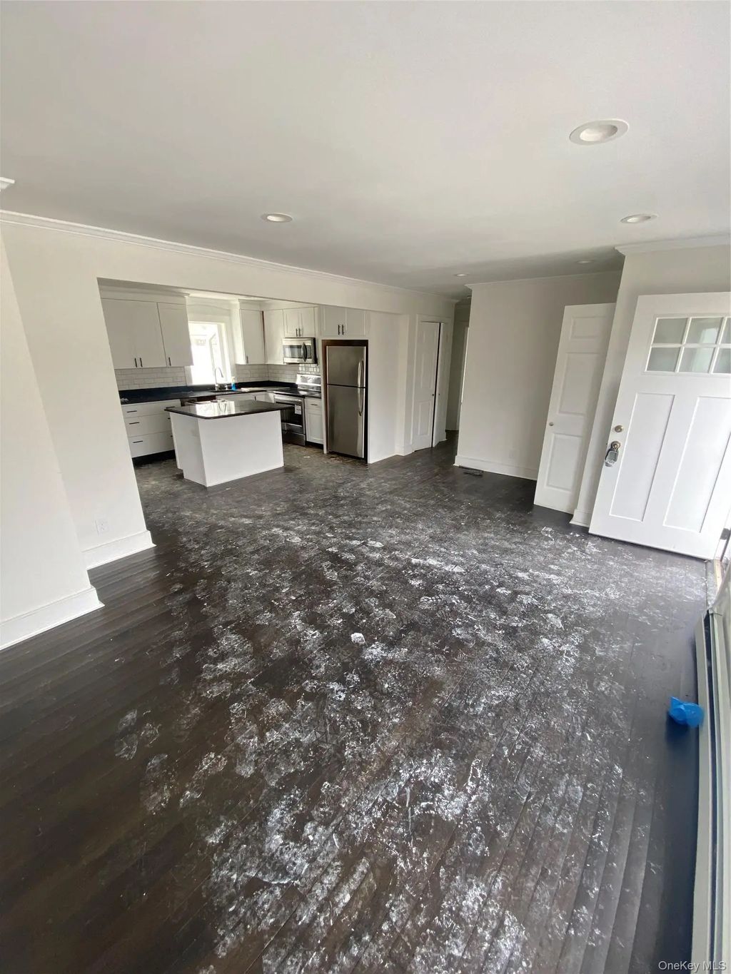 18 S 28th Street, Wyandanch