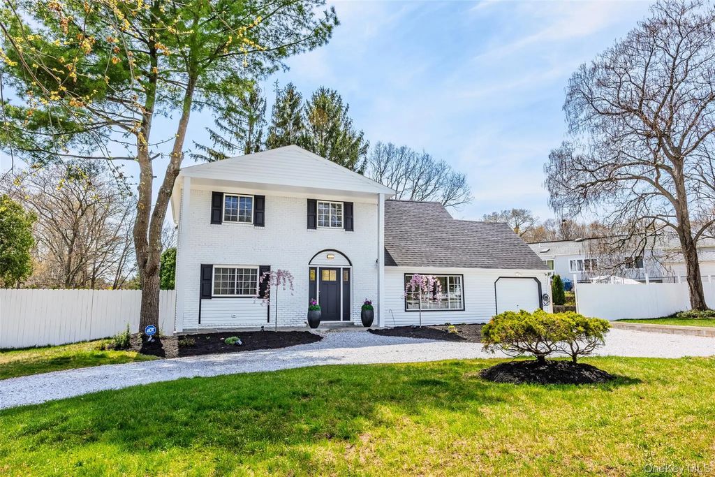 2 Grove Avenue, Coram