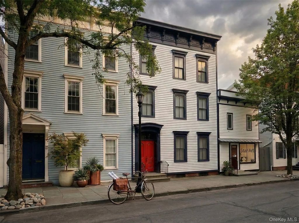 125 Warren Street, Hudson