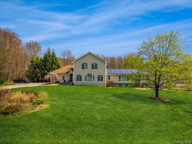 244 S Smith Road, Lagrangeville