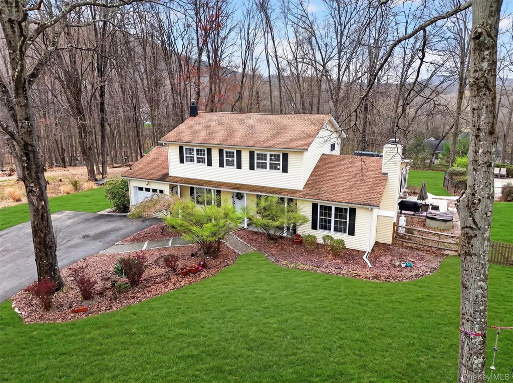 16 Mockingbird Lane, Washingtonville