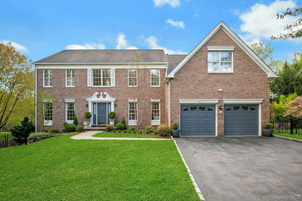 34 Eagle Court, White Plains