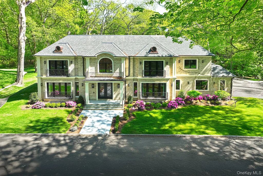 20 Knollwood Road, Brookville