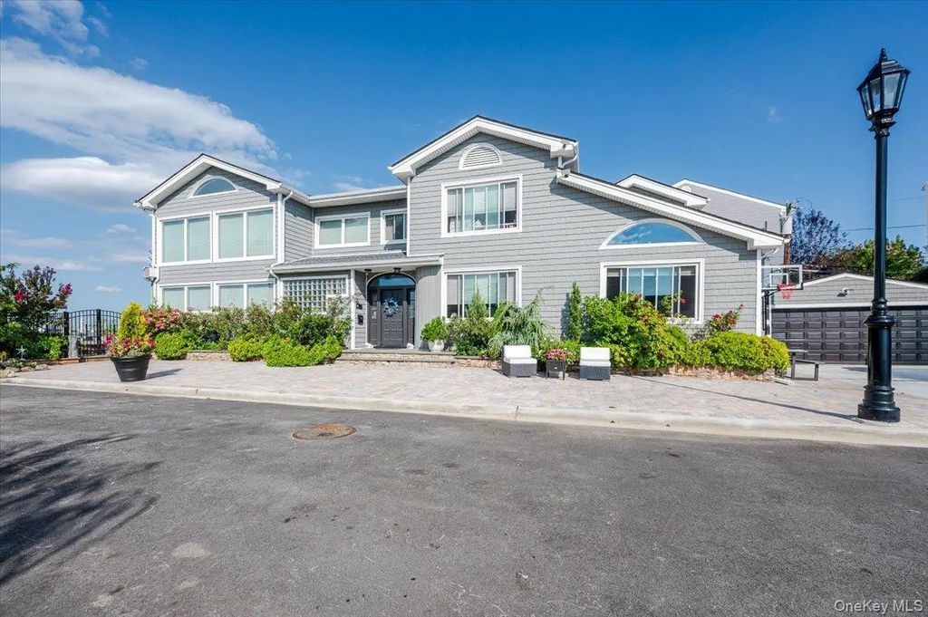 94 Heron Street, Long Beach