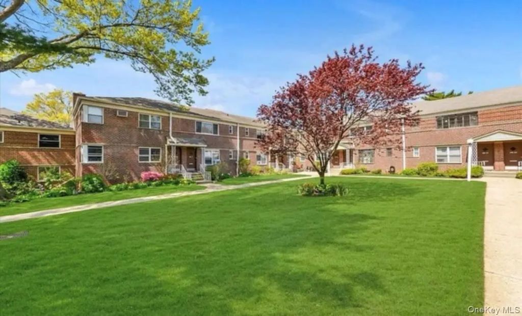 19811 Dunton Avenue # 2a, Hollis