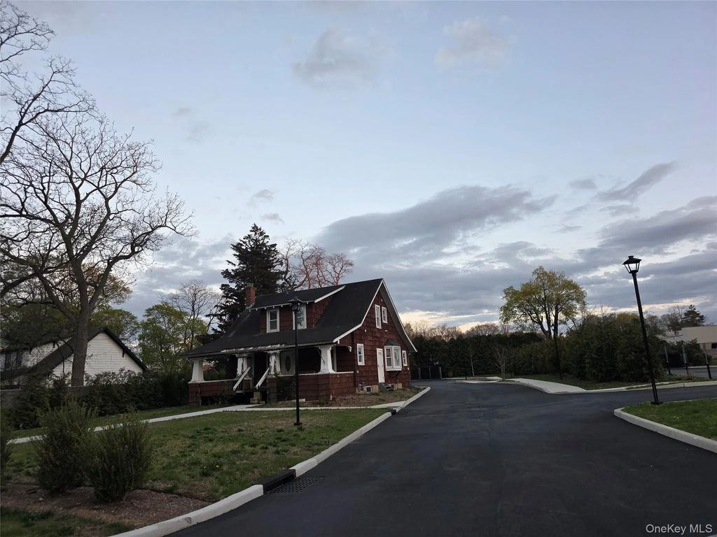 420 Townline Road, Hauppauge