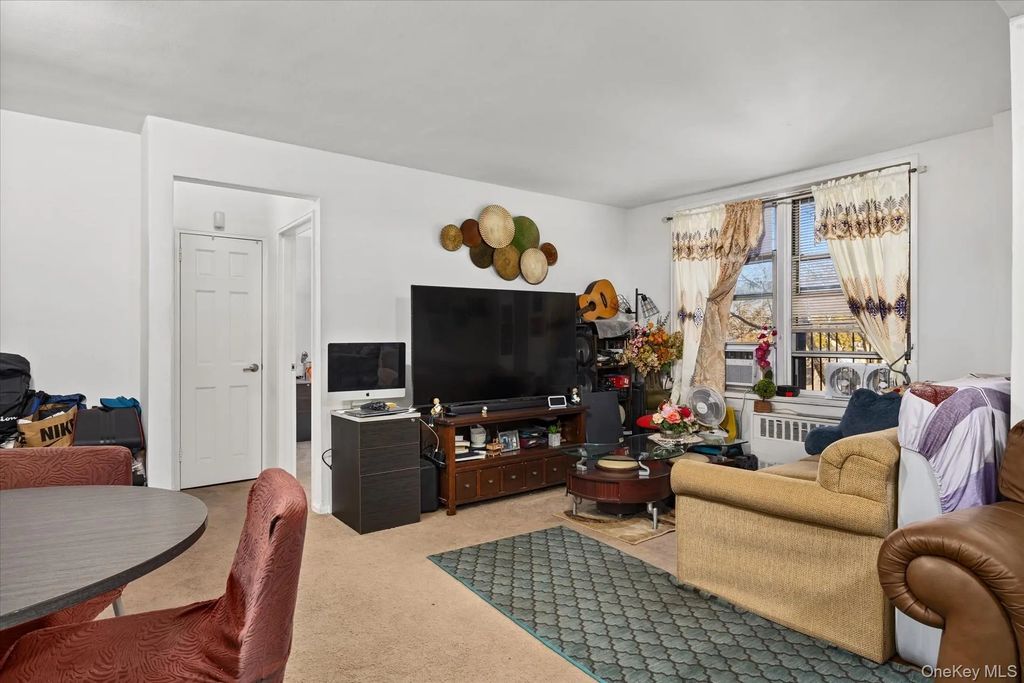 6011 Broadway # 3a, Woodside