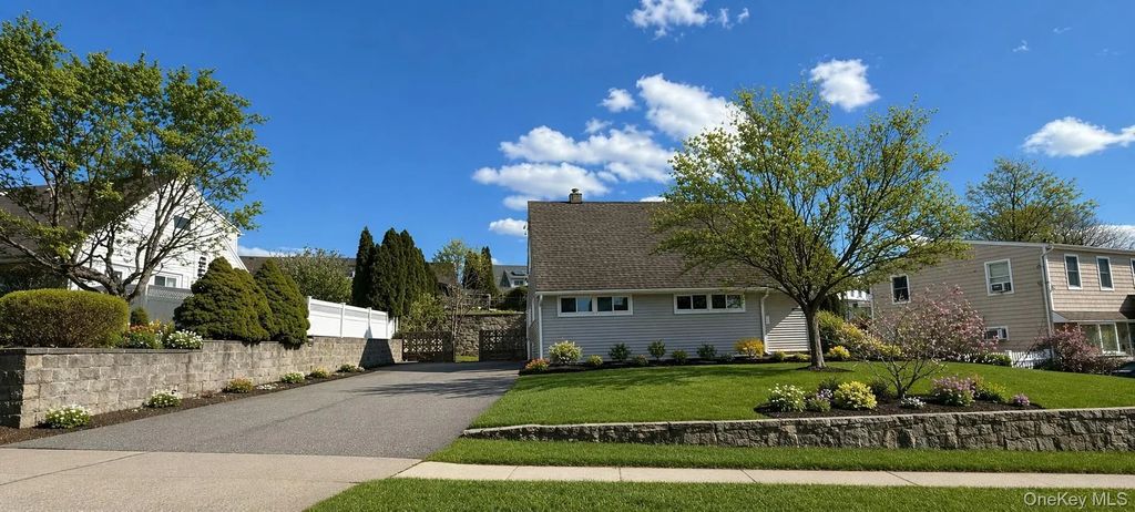 102 Mountaindale Road, Yonkers