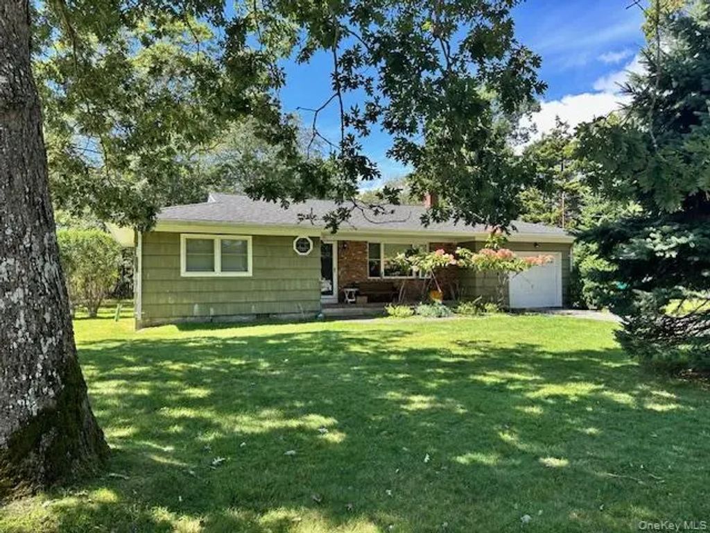 26 Canvasback Lane, East Quogue