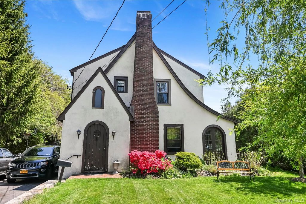 365 Old Mamaroneck Road, White Plains