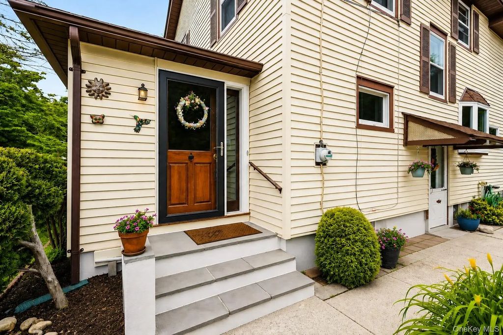 24 Lincoln Street, Sloatsburg