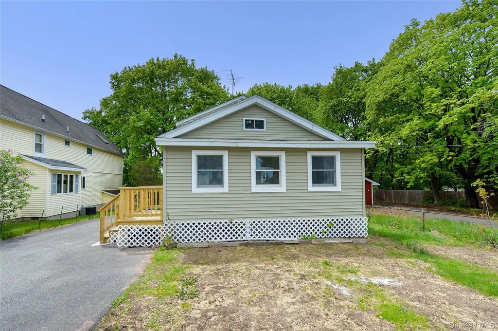 7 Pioneer Avenue, Suffern