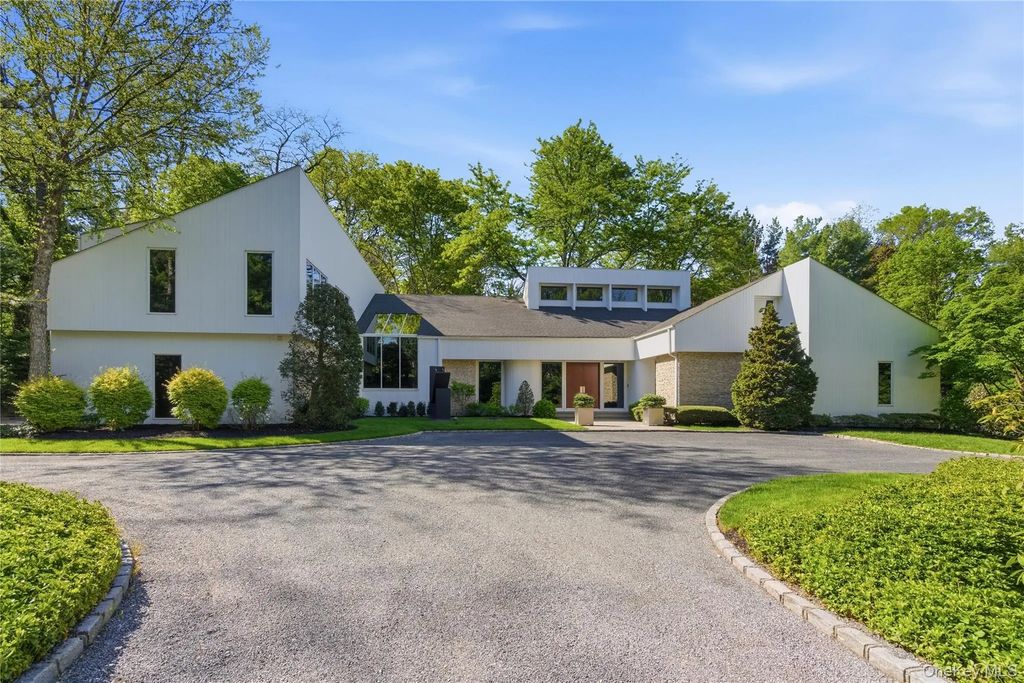 93 Hoaglands Lane, Old Brookville
