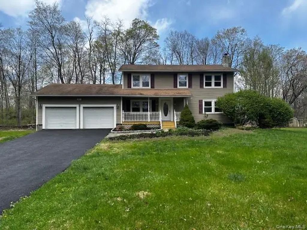 6 Fletcher Drive, Hopewell Junction